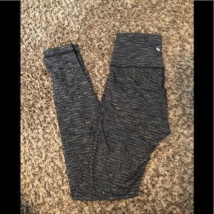 Lululemon wunder under knit leggings